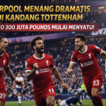 Kilatan masa depan Liverpool muncul dan hilang dalam hitungan detik di London Utara. Trio rekrutan anyar bernilai sekitar 300 juta pounds memecah pertahanan Tottenham, sebelum cedera Alexander Isak meredam euforia yang baru menyala. Liverpool akhirnya menang dalam laga yang kacau dan penuh kartu merah. Namun kemenangan itu datang dengan harga mahal: Isak kembali bermasalah dengan kebugaran. Di sisi lain, Tottenham menutup malam dengan sembilan pemain setelah dua kartu merah, sekaligus menelan kekalahan kandang ke-11 mereka di liga sepanjang 2025. Kilatan Trio Mewah Liverpool yang Terhenti Segalanya dimulai dari kesalahan fatal lini belakang Tottenham. Umpan ceroboh Cristian Romero dimanfaatkan Liverpool dalam tempo kilat, tak sampai enam detik. Hugo Ekitike mengirim bola ke Florian Wirtz, yang menemukan ruang sempurna. Hanya dengan satu sentuhan, Wirtz membaca pergerakan Alexander Isak. Umpan terobosan dilepas dan Isak menuntaskannya dengan sepakan pertama yang klinis. Inilah gambaran yang diharapkan Liverpool saat memecahkan rekor transfer klub untuk mendatangkan Isak dari Newcastle senilai 125 juta pounds. Sayangnya, momen gemilang itu tertutup secepat terbuka. Saat mencoba memblok, Micky van de Ven menabrak Isak. Wajah sang penyerang menunjukkan kekhawatiran instan, dan perayaan gol Liverpool pun terpotong. Isak sempat melanjutkan laga, tetapi akhirnya tertatih keluar 10 menit kemudian karena cedera pergelangan kaki. Ekitike Menjawab, Frank Menggugat Liverpool tetap menggandakan keunggulan melalui Ekitike. Sundulan kerasnya menjadi gol kedua, meski memicu protes keras dari kubu tuan rumah. Romero menerima kartu kuning pertama setelah memprotes keputusan wasit. Ekitike menegaskan posisinya. “Ini bagian dari permainan. Dia bek, saya penyerang. Saya menilai umpan silang itu lebih baik daripada dia,” katanya. Namun, pelatih Tottenham Thomas Frank tidak sependapat. Ia menilai dorongan Ekitike terhadap Romero sebagai kesalahan besar wasit. “Saya pikir ada dua tangan jelas tersembunyi di punggung. Saya tidak mengerti keputusannya,” ujar Frank. Gol ini menjadi gol kelima Ekitike dalam tiga laga Premier League terakhir, sekaligus penentu kemenangan Liverpool. Kartu Merah, Amarah, dan Tottenham yang Kehilangan Arah Tottenham sebenarnya tampil menjanjikan sebelum segalanya berubah. Mereka kehilangan Xavi Simons di babak pertama setelah tekel dengan studs terangkat mengenai betis Virgil van Dijk. Di stadion, tekel itu tampak tak terlalu keras. Namun tayangan ulang membuat kartu merah terasa tak terelakkan. Wasit John Brooks memastikannya setelah melihat monitor pinggir lapangan, keputusan yang disambut kemarahan suporter tuan rumah. Keadaan memburuk ketika Romero mendapat kartu merah kedua setelah menendang Ibrahima Konate, membuat Spurs harus bermain dengan sembilan pemain. Slot: Progres Ada, Kontrol Masih Kurang Meski unggul jumlah pemain, Liverpool gagal menutup laga dengan tenang. Richarlison sempat memperkecil ketertinggalan, memicu tekanan akhir dari Spurs. Bahkan dengan sembilan pemain, Tottenham masih memaksa Alisson melakukan penyelamatan krusial untuk menggagalkan peluang Pedro Porro. Pelatih Liverpool, Arne Slot, mengakui timnya belum sempurna. “Rasanya seperti kami yang bermain dengan sembilan pemain. Serangan demi serangan datang,” kata Slot. Slot juga menyoroti pemborosan penguasaan bola dan kegagalan memanfaatkan keunggulan numerik. Namun, ia melihat tanda-tanda progres, termasuk assist Premier League perdana Wirtz. “Ini belum sempurna, tetapi tim terus membaik,” tutupnya.