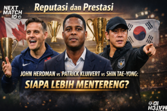 Penunjukan John Herdman sebagai nakhoda anyar Timnas Indonesia menambah babak baru dalam sejarah panjang pelatih asing yang memimpin skuad Garuda. Ia menyusul dua nama besar sebelumnya, Patrick Kluivert dan Shin Tae-yong, sosok dengan latar belakang, filosofi, serta capaian yang berbeda pada masanya masing-masing. Jika menilik rekam jejak sebelum menangani Timnas Indonesia, Herdman membawa catatan yang cukup impresif. Total 108 pertandingan telah ia jalani dengan raihan 54 kemenangan, 13 hasil imbang, dan 41 kekalahan. Angka tersebut merepresentasikan tingkat kemenangan mendekati 50 persen, dengan rata-rata 1,62 poin per laga, sebuah statistik yang mencerminkan konsistensi di level internasional. Patrick Kluivert, sebelum berkiprah di Indonesia, memimpin 88 pertandingan di level klub dan tim nasional. Ia mencatatkan 40 kemenangan, 19 imbang, dan 29 kekalahan, dengan persentase kemenangan sekitar 46 persen. Angka ini menunjukkan performa yang kompetitif, meski belum sepenuhnya dominan. Sementara itu, Shin Tae-yong memiliki rekam jejak paling panjang. Total 361 pertandingan telah ia lalui sebelum datang ke Indonesia, menghasilkan 155 kemenangan, 85 hasil imbang, dan 121 kekalahan, atau sekitar 42 persen tingkat kemenangan. Volume pertandingan yang jauh lebih besar ini menjadi konteks penting, mengingat Shin lama berkiprah di sepak bola Korea Selatan, baik di level klub, tim nasional senior, maupun kelompok umur. Prestasi Dari sisi prestasi internasional, Herdman dikenal memiliki reputasi kuat. Namanya lekat dengan kesuksesan bersama Timnas Selandia Baru Putri, Timnas Kanada Putri, hingga Timnas Kanada Putra. Pencapaiannya meliputi partisipasi di Piala Dunia Putri, medali perunggu Olimpiade 2012 dan 2016, serta momen bersejarah membawa Kanada lolos ke Piala Dunia 2022 setelah penantian selama 36 tahun. Shin Tae-yong juga mengoleksi daftar prestasi yang panjang dan beragam. Ia pernah menjuarai Liga Champions Asia bersama Seongnam Ilhwa Chunma, membawa Timnas Korea Selatan U-23 menjadi runner-up Piala Asia U-23, menjuarai EAFF Championship 2017, hingga mengantar Timnas Indonesia menembus babak 16 besar Piala Asia 2023 serta putaran keempat Kualifikasi Piala Dunia 2026 zona Asia. Di sisi lain, prestasi kepelatihan Kluivert relatif lebih terbatas. Gelar juara Beloften Eredivisie 2011/2012 bersama FC Twente U-21 menjadi pencapaian paling menonjol sebelum ia menukangi Timnas Indonesia. Saat menangani Garuda, Kluivert mencatatkan delapan pertandingan dengan hasil tiga kemenangan, satu imbang, dan empat kekalahan, serta gagal meloloskan Timnas Indonesia ke Piala Dunia 2026 dalam periode Januari hingga Oktober 2025. Reputasi Shin Tae-yong sendiri memimpin Timnas Indonesia dalam 57 pertandingan sepanjang Januari 2020 hingga Januari 2025, dengan catatan 26 kemenangan, 14 imbang, dan 17 kekalahan, sebuah fase yang menandai peningkatan level kompetitif Garuda di Asia. Secara reputasi global, John Herdman dikenal sebagai pelatih spesialis pembangunan tim nasional jangka panjang. Reputasinya diperkuat oleh berbagai penghargaan individu dan kolektif, serta pengakuan dari CONCACAF dan FIFA atas pendekatan struktural dan berkelanjutan yang ia terapkan. Shin Tae-yong dikenal luas sebagai pelatih dengan disiplin tinggi, berpengalaman di turnamen besar, dan piawai dalam pengembangan pemain muda. Sementara itu, Patrick Kluivert tetap membawa aura legenda sebagai mantan pemain kelas dunia, meski masih mencari konsistensi prestasi di level kepelatihan. Dengan latar belakang tersebut, Herdman datang ke Timnas Indonesia dengan persentase kemenangan tertinggi sebelum menukangi Garuda, reputasi internasional yang kuat, serta ekspektasi besar untuk menyamai atau bahkan melampaui—capaian yang telah dibangun pada era Shin Tae-yong.
