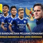 Timnas Indonesia resmi memasuki babak baru. PSSI menunjuk John Herdman sebagai pelatih kepala, sebuah keputusan yang langsung memantik harapan segar bagi arah permainan dan wajah skuad nasional ke depan. Pergantian nahkoda ini bukan sekadar perubahan di pinggir lapangan. Herdman datang dengan filosofi berbeda menekankan detail, intensitas, dan performa nyata. Konsekuensinya jelas: seluruh komposisi pemain kembali terbuka untuk dievaluasi. Di tengah dinamika tersebut, Persib Bandung mencuat sebagai salah satu klub dengan stok pemain yang dinilai siap bersaing di level internasional. Pada periode sebelumnya, sejumlah pemain Maung Bandung rutin menghiasi daftar panggilan Timnas. Namun, era baru selalu membawa kemungkinan baru pula. Di bawah John Herdman, pemain yang sebelumnya jarang mendapat sorotan kini memiliki peluang yang sama, selama mampu menjawab tuntutan permainan. Persib Bandung dalam Peta Timnas Era Baru Pada era Patrick Kluivert, Persib Bandung tercatat sebagai salah satu penyumbang pemain terbanyak ke Timnas Indonesia. Nama-nama seperti Thom Haye, Eliano Reijnders, Marc Klok, hingga Beckham Putra Nugraha menjadi bagian penting dari skuad nasional. Namun, pergantian pelatih otomatis mengubah peta persaingan. Herdman dikenal dengan pendekatan berbasis data dan performa aktual, bukan sekadar reputasi. Hal ini membuka pintu bagi wajah baru yang mampu menunjukkan konsistensi. Menariknya, Persib tampil relatif stabil di berbagai kompetisi musim ini. Konsistensi tersebut menjadi modal kuat bagi para pemainnya untuk kembali masuk radar Timnas Indonesia. Saddil Ramdani, Ancaman Nyata dari Sektor Sayap Saddil Ramdani menjadi salah satu nama yang layak mendapat perhatian. Bersama Persib, winger berusia 27 tahun ini tampil konsisten di level domestik maupun Asia. Di BRI Super League, Saddil mencatatkan 15 penampilan dengan kontribusi dua gol dan satu assist. Sementara di AFC Champions League Two, ia menambah satu gol dari lima pertandingan. Lebih dari sekadar angka, Saddil menawarkan karakter pemain sayap modern cepat, agresif, dan berani mengambil duel satu lawan satu. Tipikal ini selaras dengan kebutuhan permainan dinamis yang berpotensi dikembangkan John Herdman di Timnas Indonesia. Adam Alis, Kematangan yang Tak Bisa Diabaikan Di lini tengah, Adam Alis menunjukkan peran yang semakin krusial. Gelandang berusia 32 tahun ini tampil matang, tenang, dan disiplin dalam mengatur tempo permainan Persib. Keberadaannya kerap menjadi solusi ketika tim mengalami kebuntuan. Kolaborasinya bersama Thom Haye dan Marc Klok menghadirkan keseimbangan antara kreativitas dan stabilitas. Salah satu momen paling mencolok terjadi saat Persib menghadapi Selangor FC di AFC Champions League Two. Masuk dari bangku cadangan, Adam Alis mencetak dua gol dan berperan besar dalam kemenangan dramatis 3-2 sebuah bukti bahwa pengalaman masih punya nilai tinggi. Alfeandra Dewangga dan Grafik Menanjak Nama lain yang tak kalah menarik adalah Alfeandra Dewangga. Musim ini, pemain berusia 24 tahun tersebut mulai menemukan ritme terbaiknya bersama Persib. Dipercaya mengisi posisi bek kiri oleh pelatih Bojan Hodak, Dewangga menunjukkan perkembangan signifikan baik dalam bertahan maupun membantu serangan. Adaptasinya terbilang cepat. Padahal, pada awal musim ia sempat kesulitan menembus tim inti. Setelah menunggu hingga 11 pertandingan, kesabaran itu akhirnya terbayar dengan kesempatan bermain reguler. Dengan konsistensi yang terus meningkat, Dewangga kini layak kembali diperhitungkan. Peluangnya memperkuat Timnas Indonesia pun terbuka lebar seiring performa stabilnya bersama Persib Bandung.